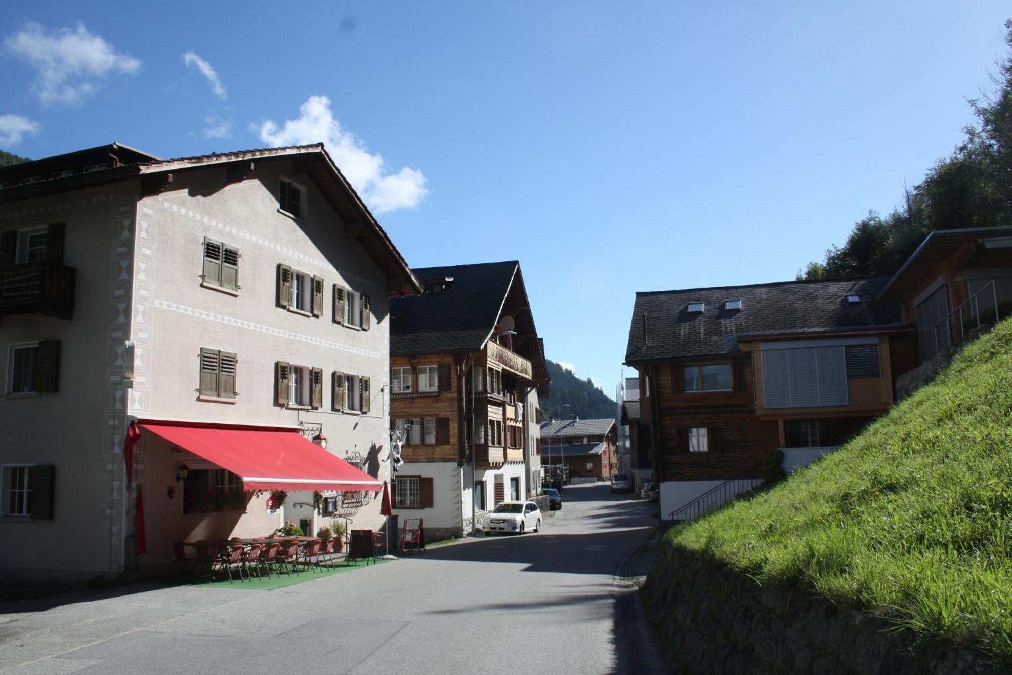 Ustria Crusch Alva Bed & Breakfast Tavanasa Exterior photo